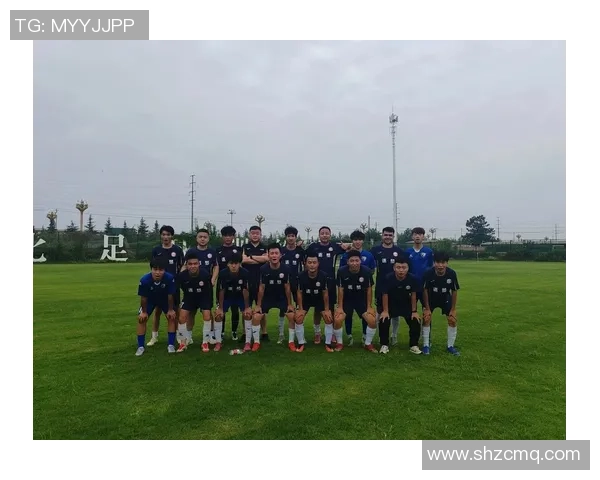 足球巨星的传奇人生与梦想追逐在绿茵场上的奋斗与荣耀